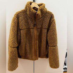 Patagonia boxy fleece jacket